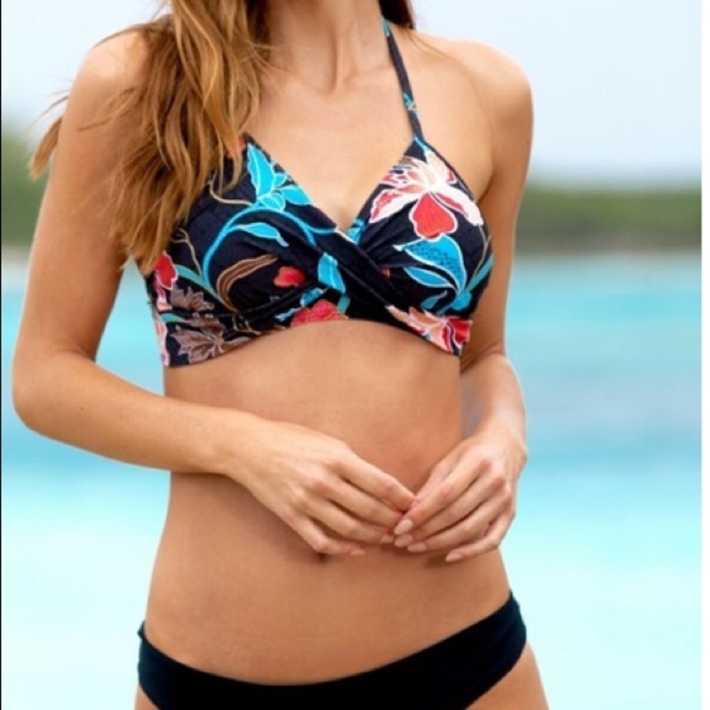 NEW NWT hapari swim suit bikini top envy twist XS removable pads